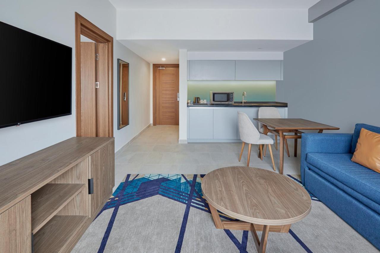 By Ihg