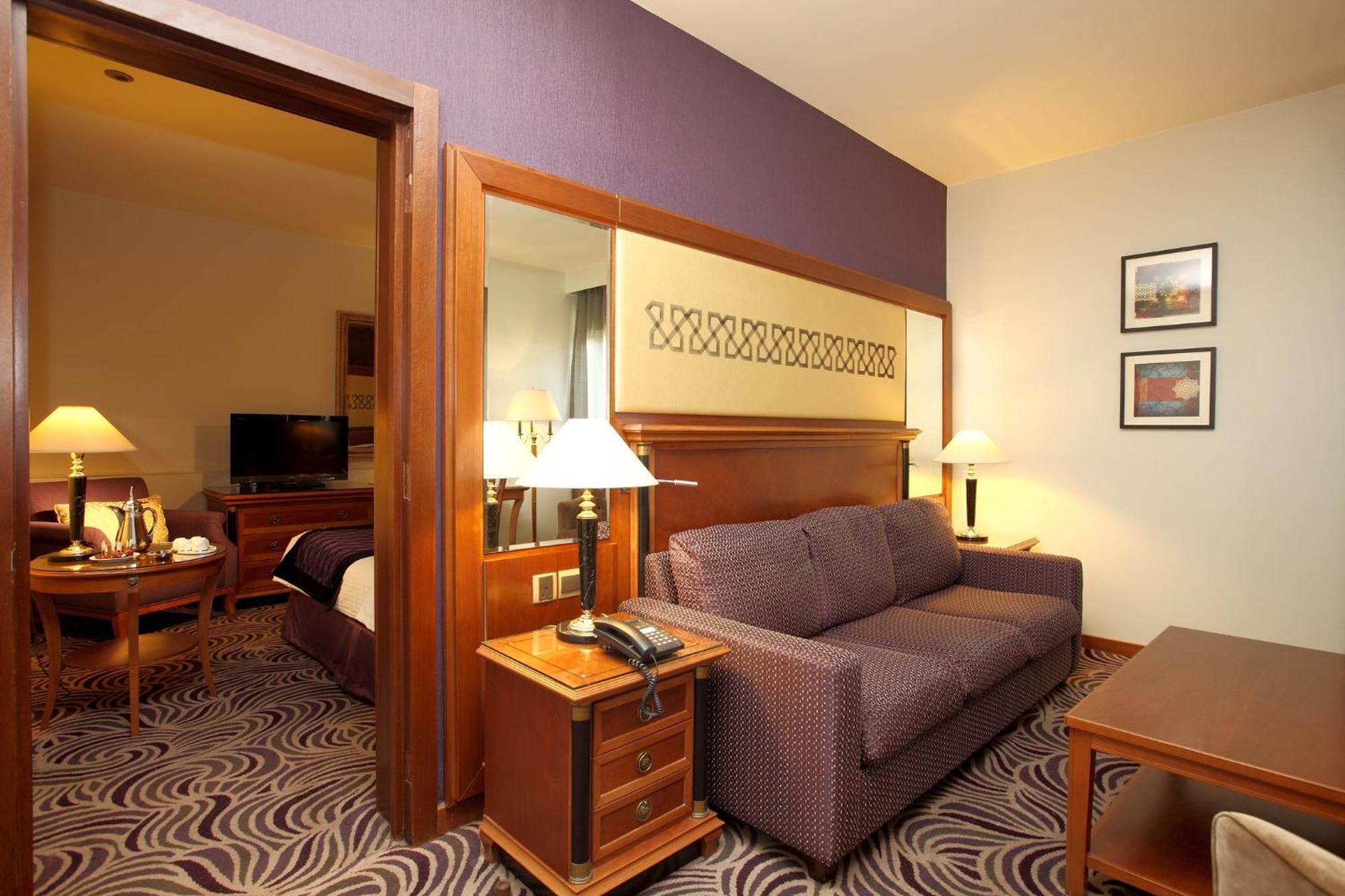 Hotel By Ihg 4*